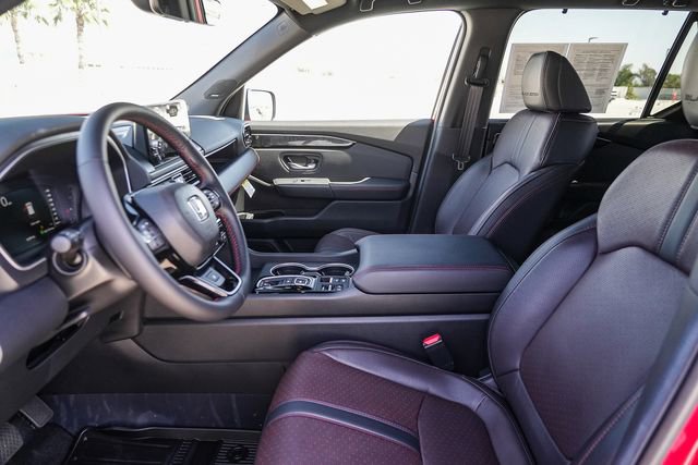 Certified 2025 Honda Pilot Black Edition image 20