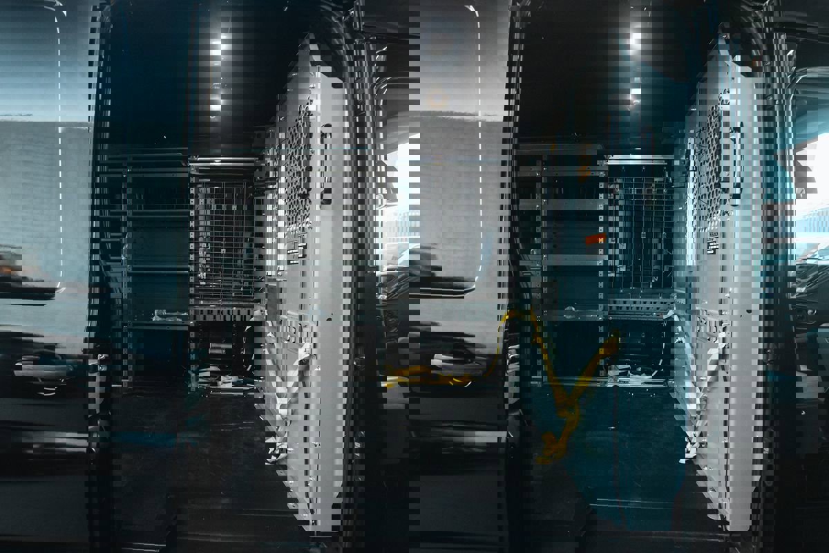 Used 2018 Ford Transit 250 148 Medium Roof image 9