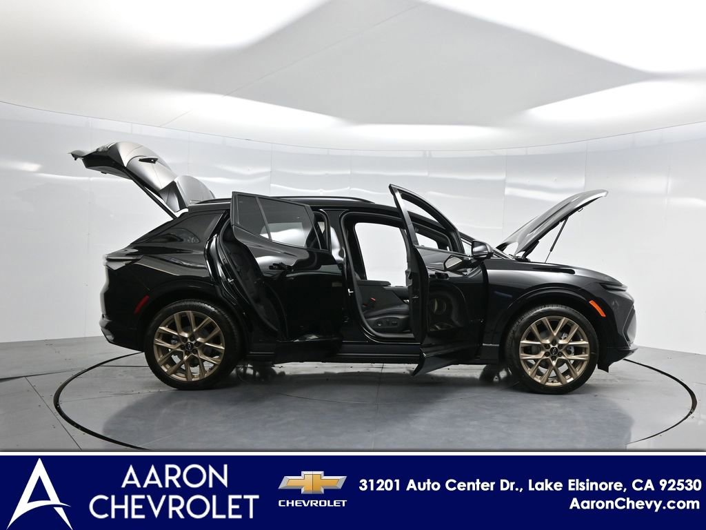 New 2026 Chevrolet Equinox EV RS image 3