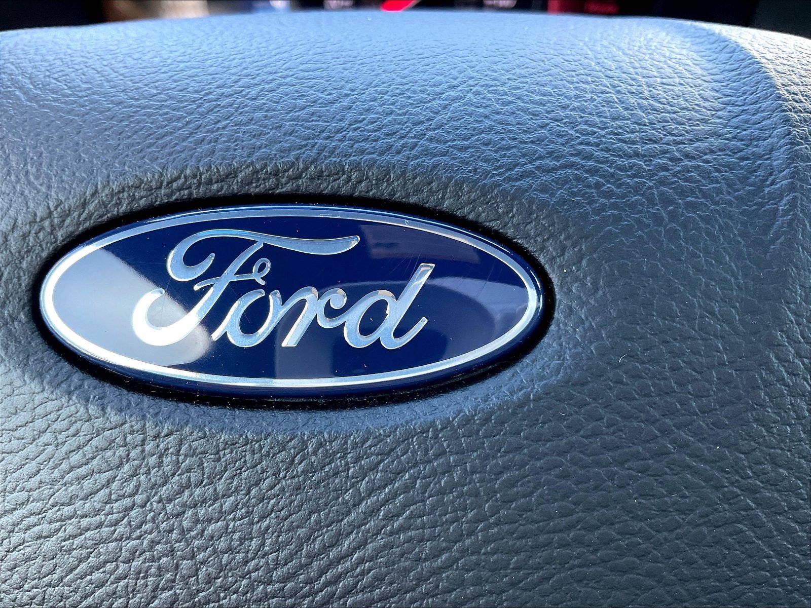 Used 2019 Ford Edge ST w/ Convenience Package AWD/4WD image 38