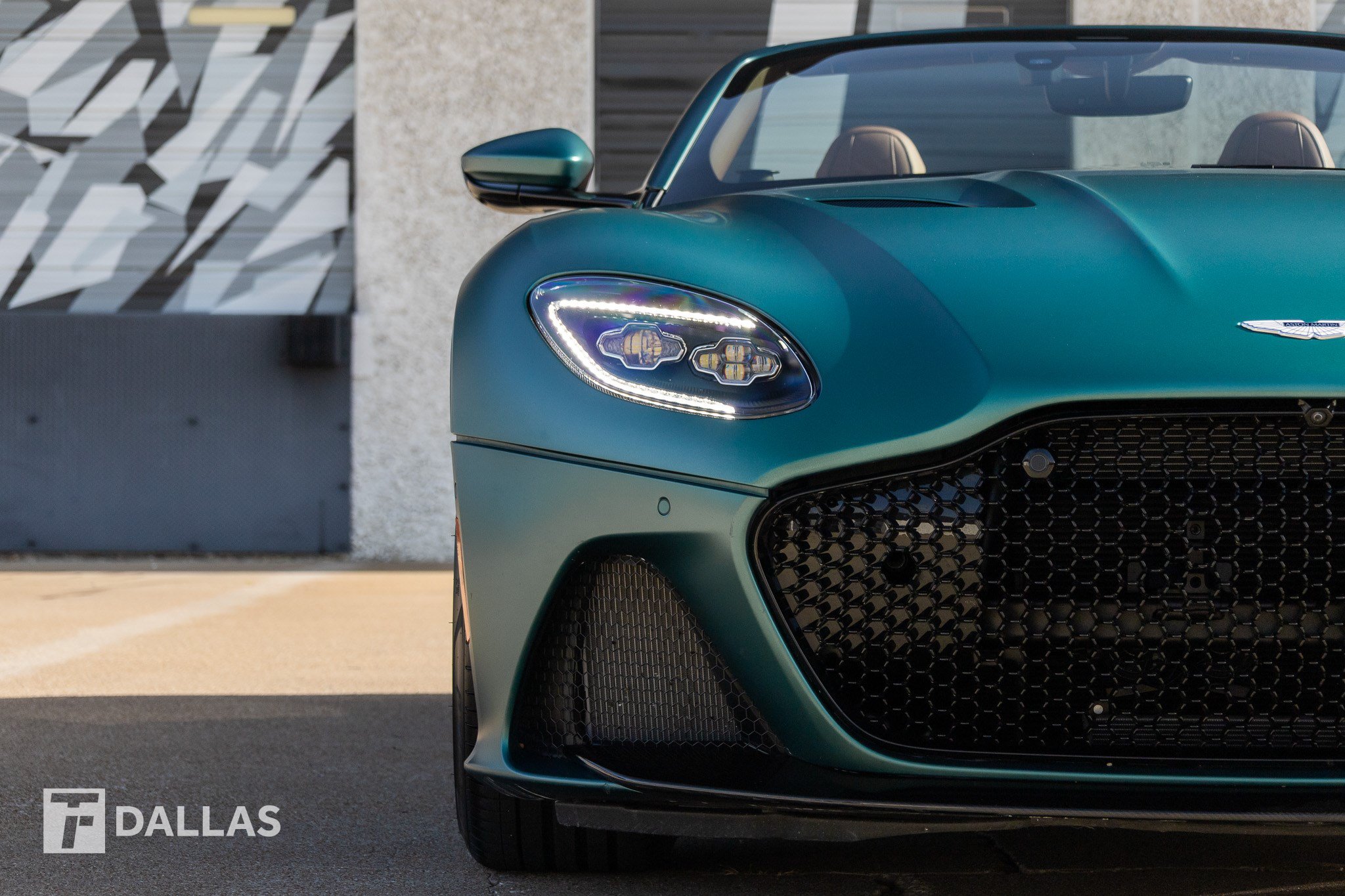 Used 2023 Aston Martin DBS Superleggera Volante RWD image 4