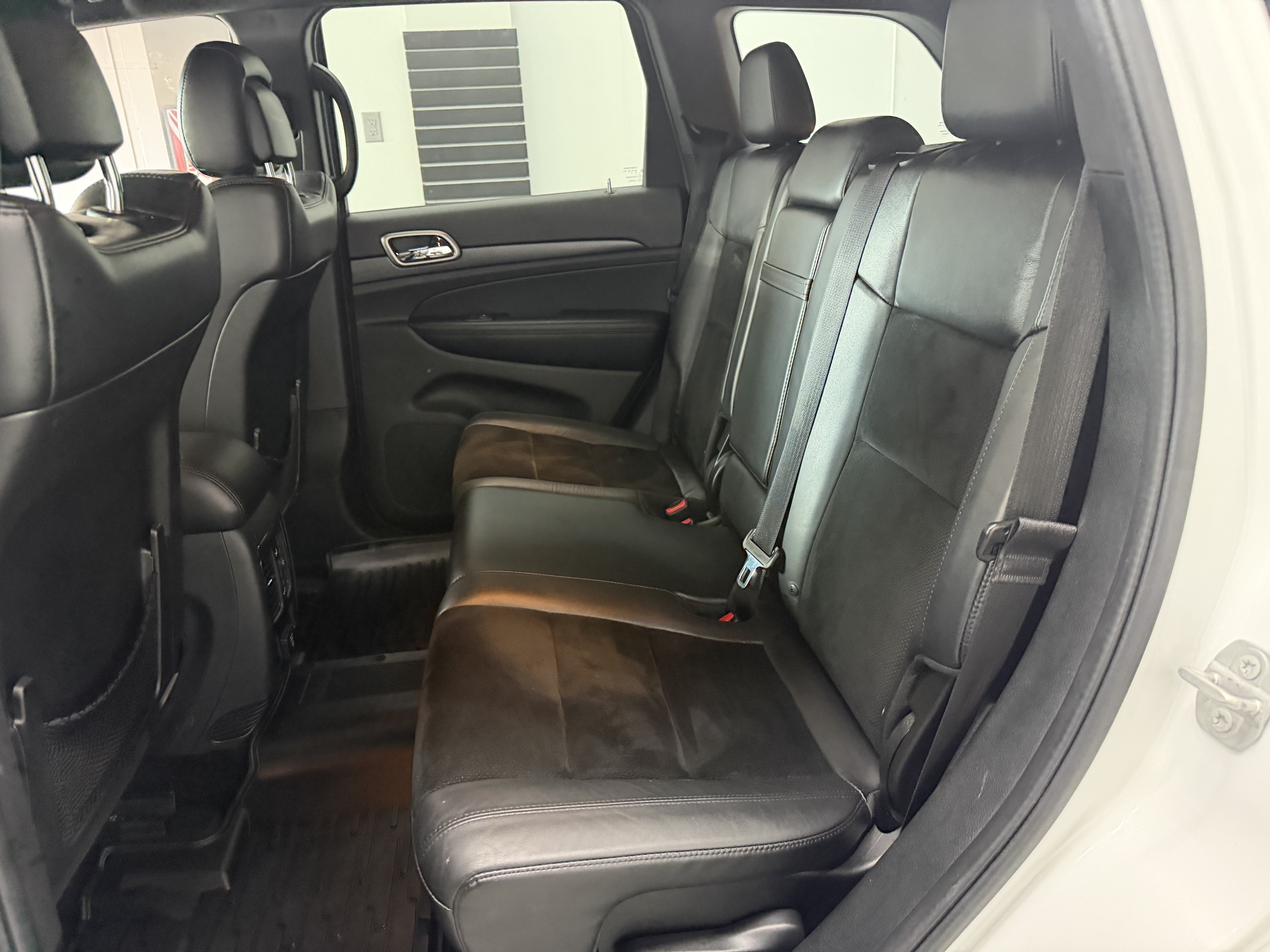 Used 2017 Jeep Grand Cherokee Altitude AWD/4WD image 24