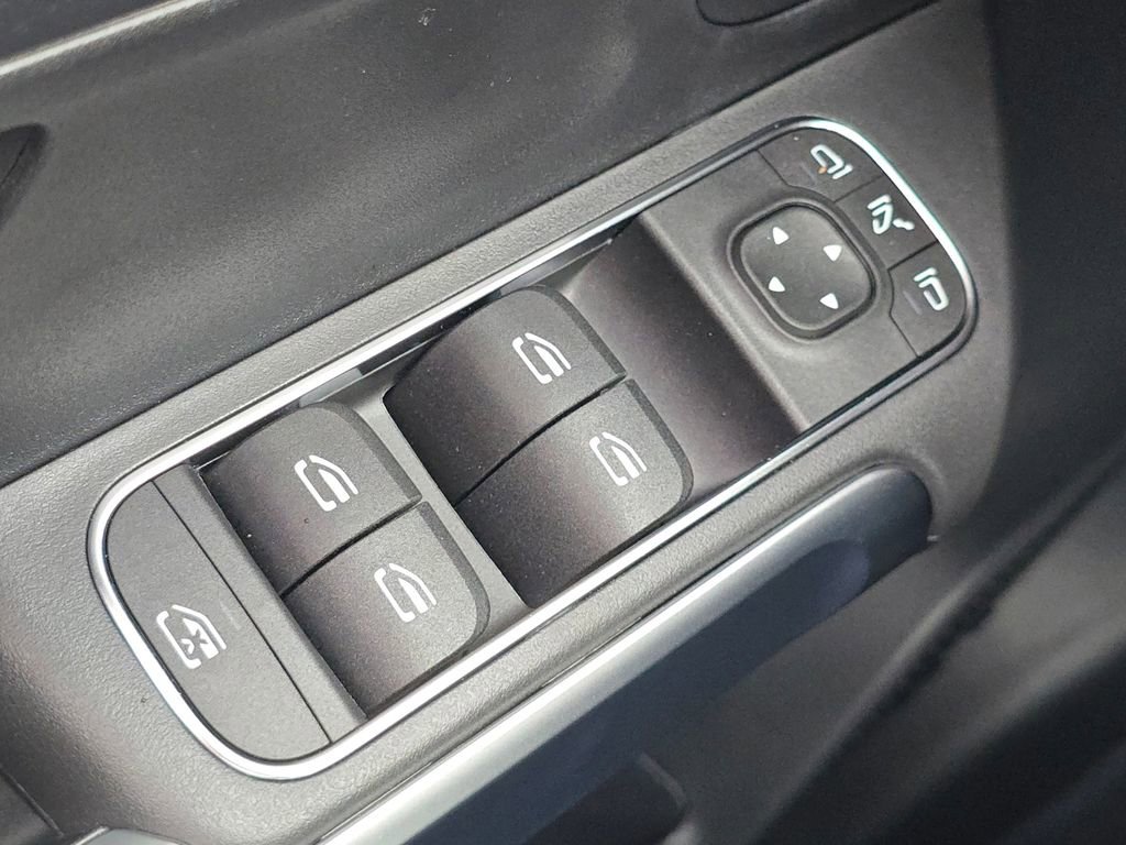 New 2026 Mercedes-Benz GLB 250 4MATIC image 27