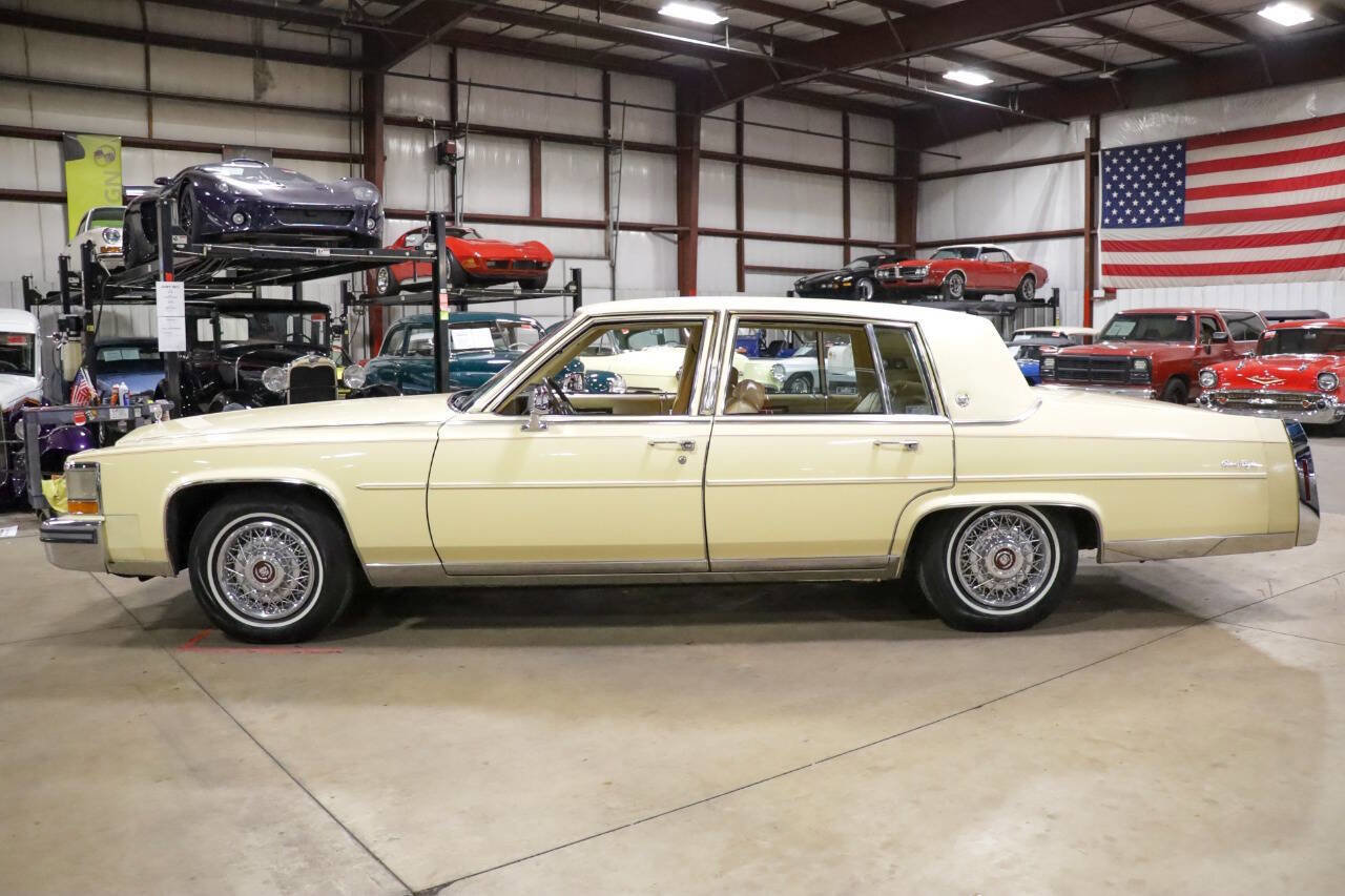 Used 1986 Cadillac Brougham Brougham image 4