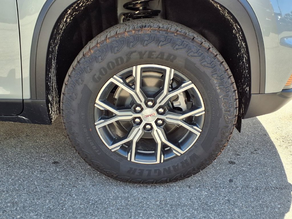 New 2027 GMC Acadia AT4 w/ Luxury Package AWD/4WD image 5