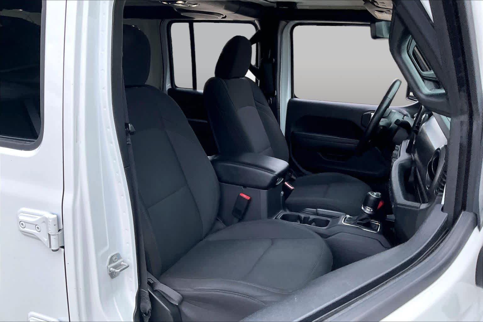 Used 2022 Jeep Wrangler Unlimited Sport AWD/4WD image 9