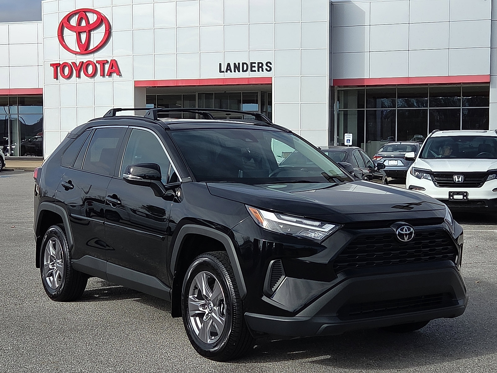 Used 2024 Toyota RAV4 XLE image 1