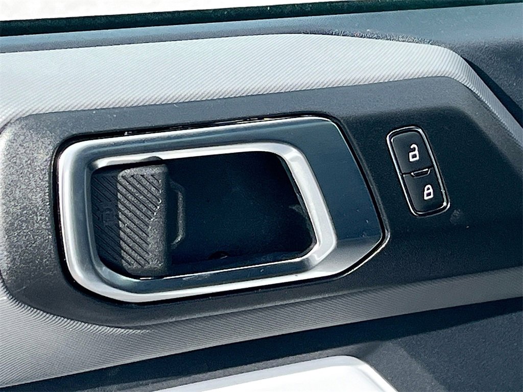 Used 2022 Ford Bronco Black Diamond image 17