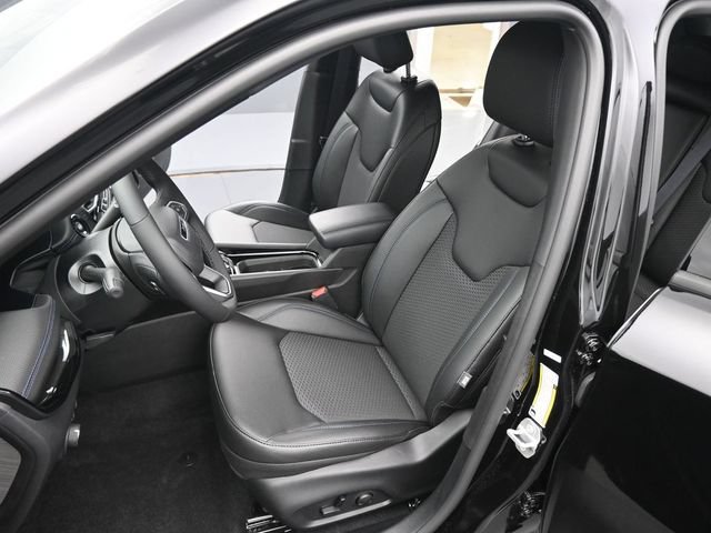 New 2025 Jeep Compass Latitude w/ Sun & Sound Group AWD/4WD image 11