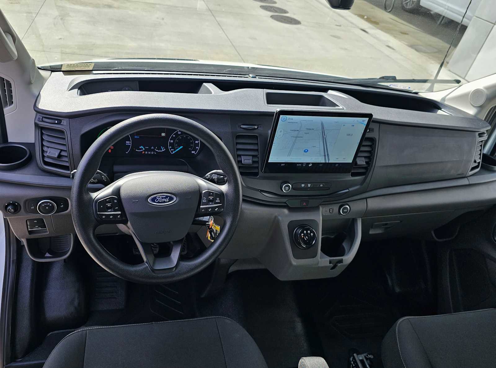 Used 2023 Ford E-Transit Medium Roof image 21
