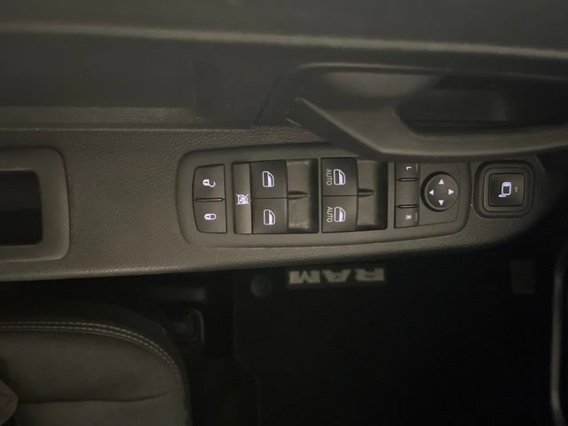 Used 2024 RAM 2500 Tradesman w/ Chrome Appearance Group AWD/4WD image 18