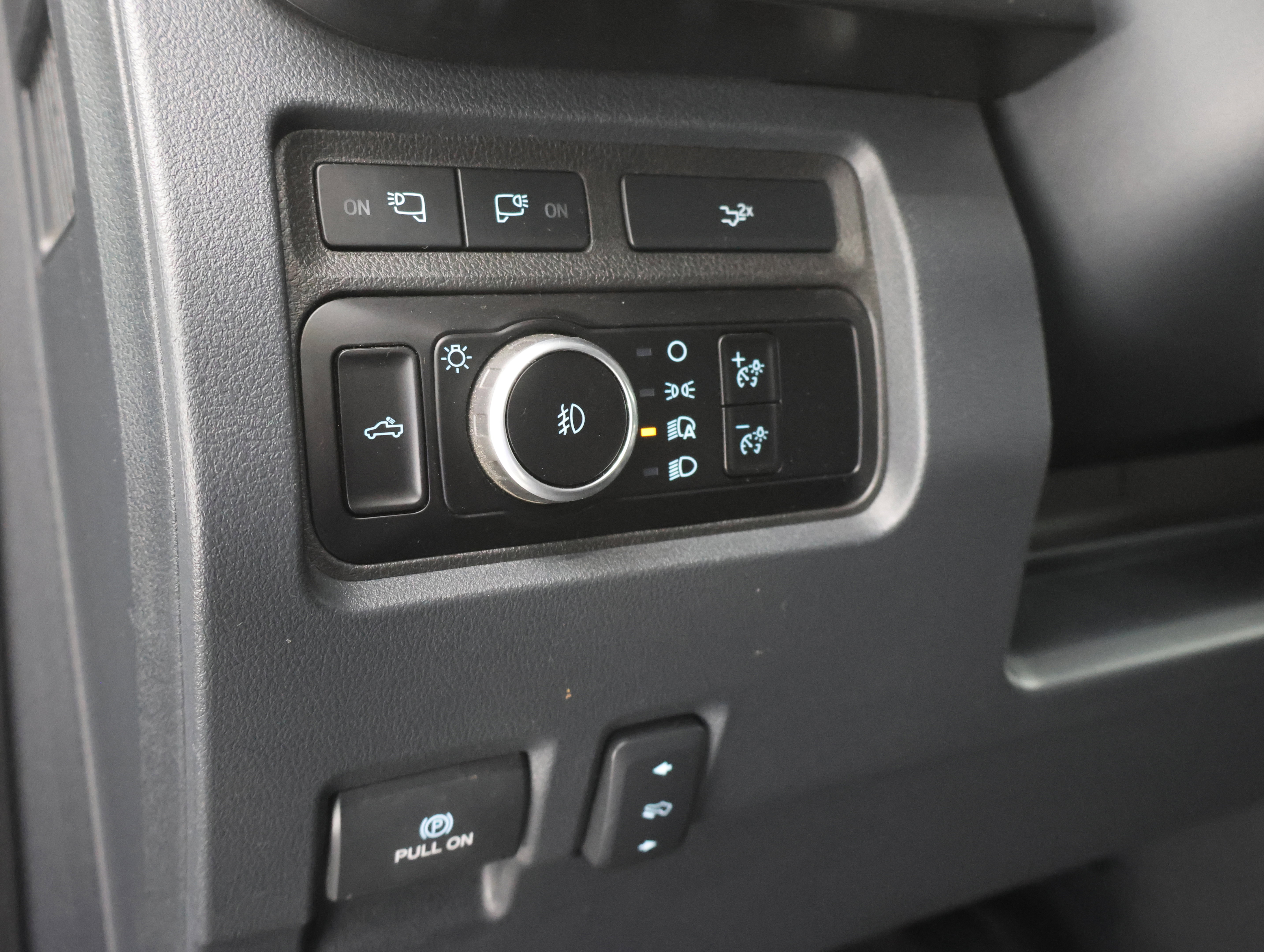 Used 2023 Ford F350 Lariat image 46