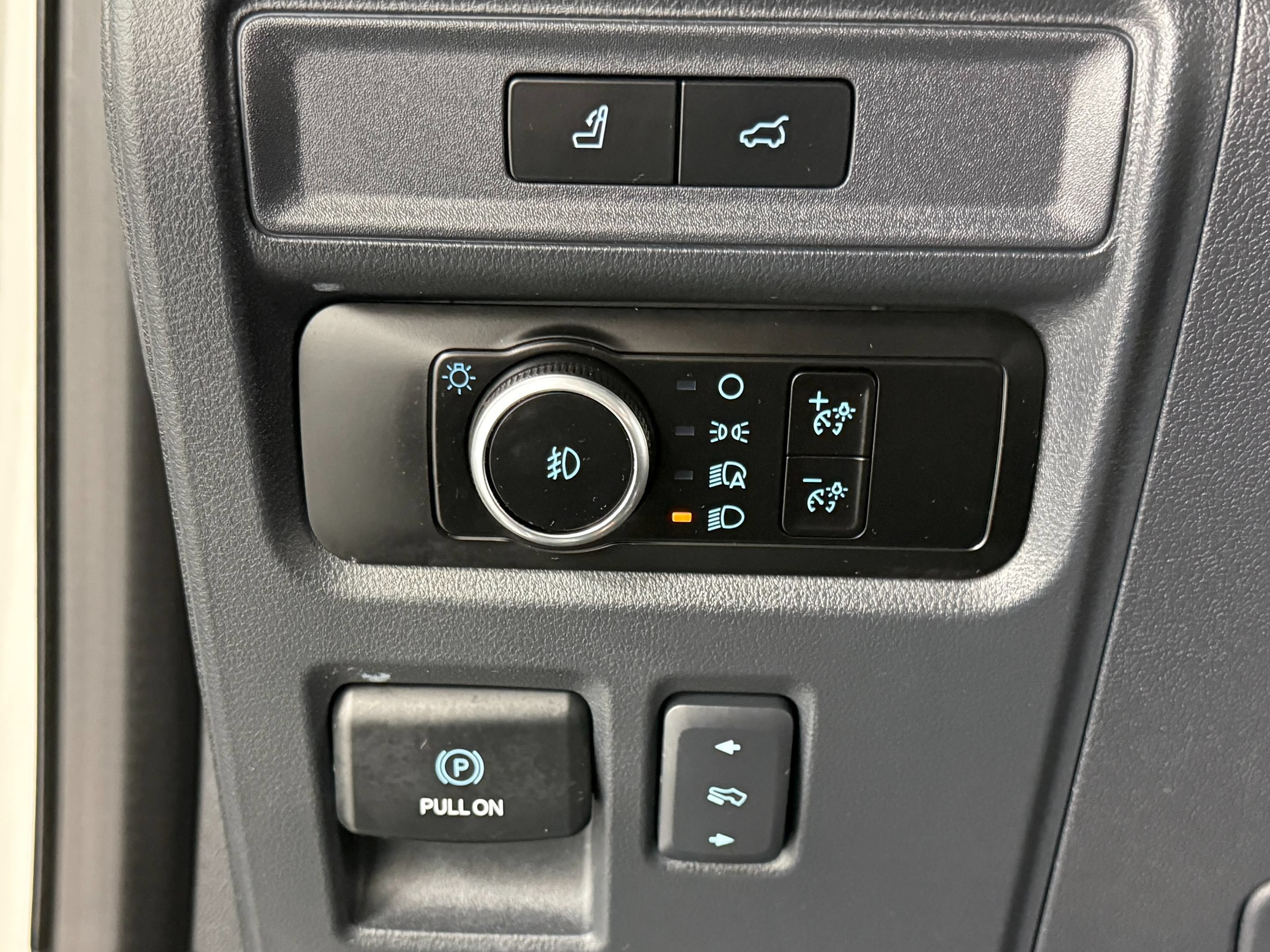 Used 2023 Ford Expedition Limited AWD/4WD image 23
