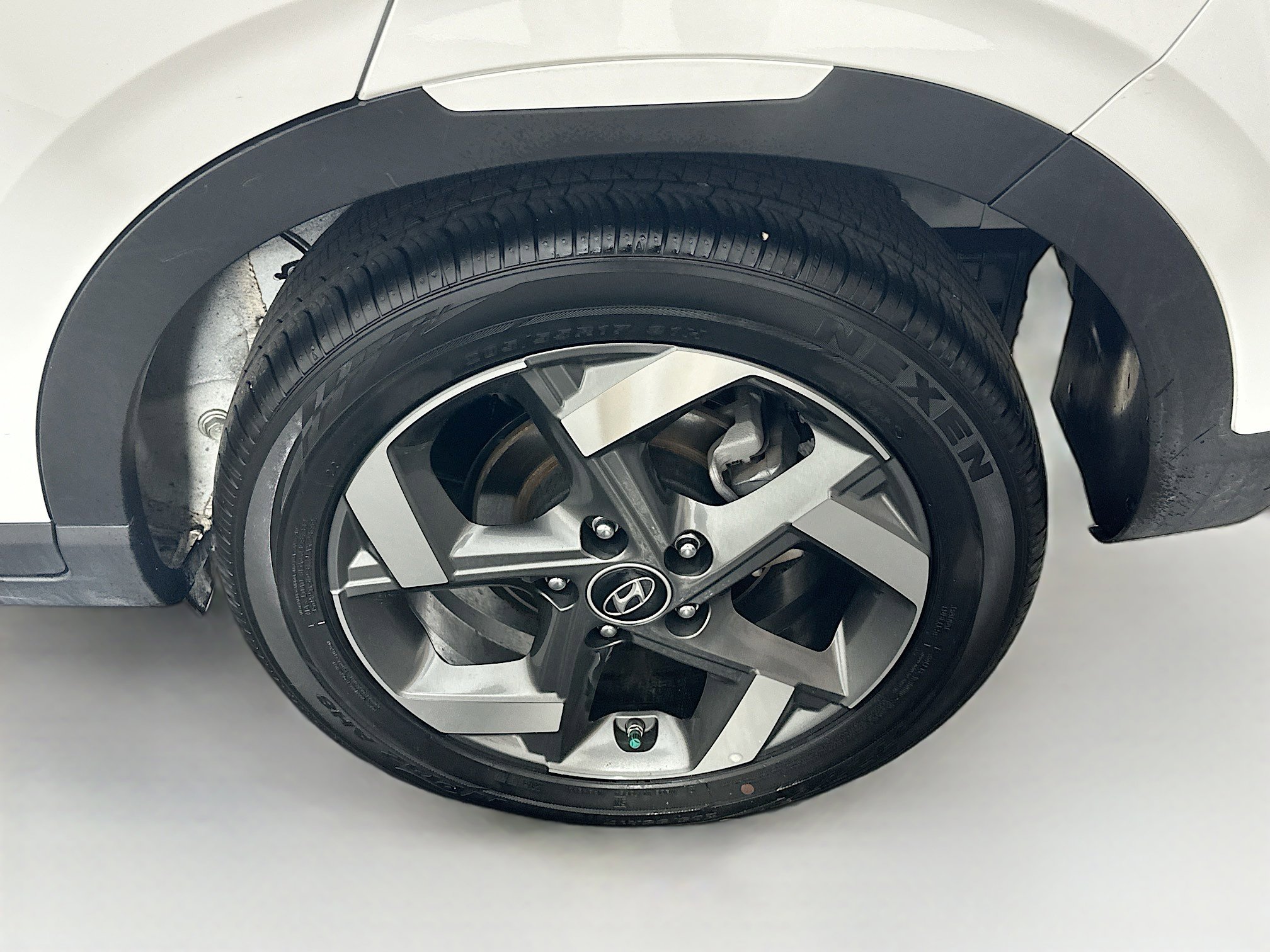 Used 2025 Hyundai Venue Limited image 11