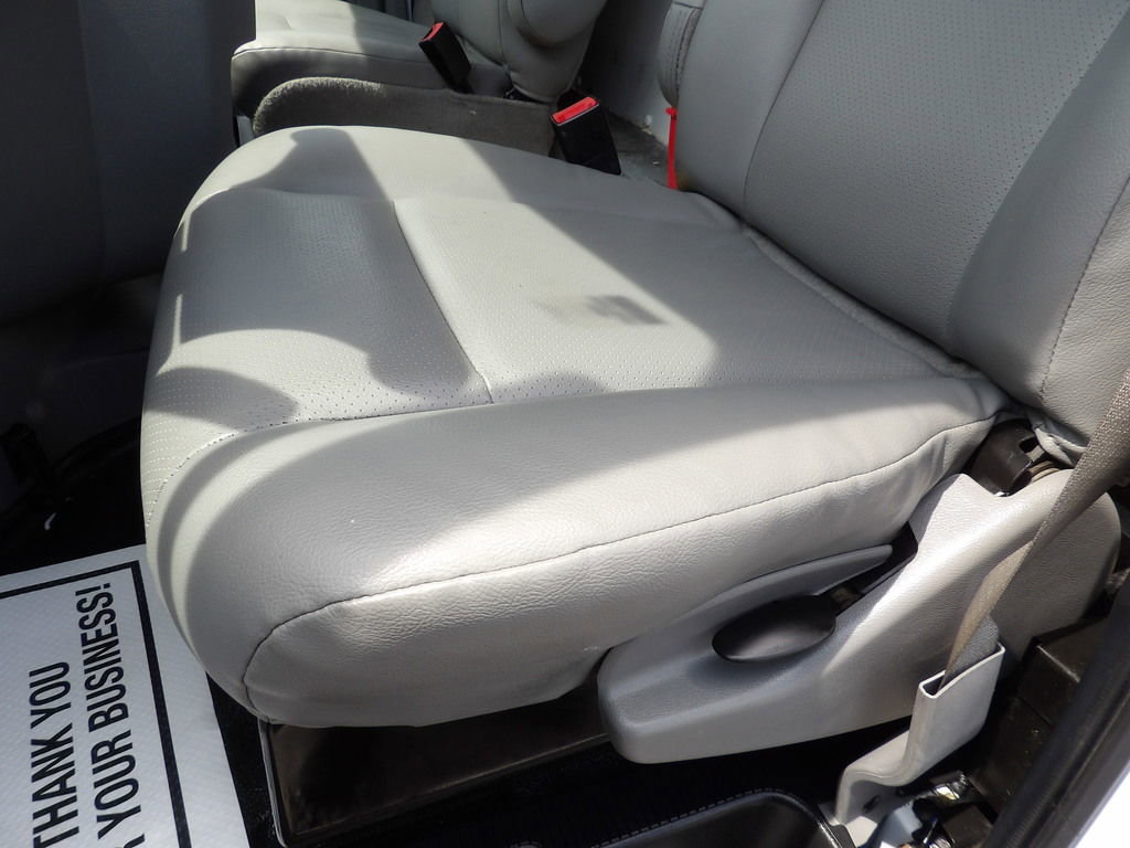 Used 2021 Ford E-350 and Econoline 350 Super Duty RWD image 17