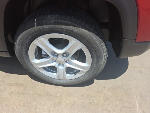 Used 2023 Jeep Compass Sport AWD/4WD image 7