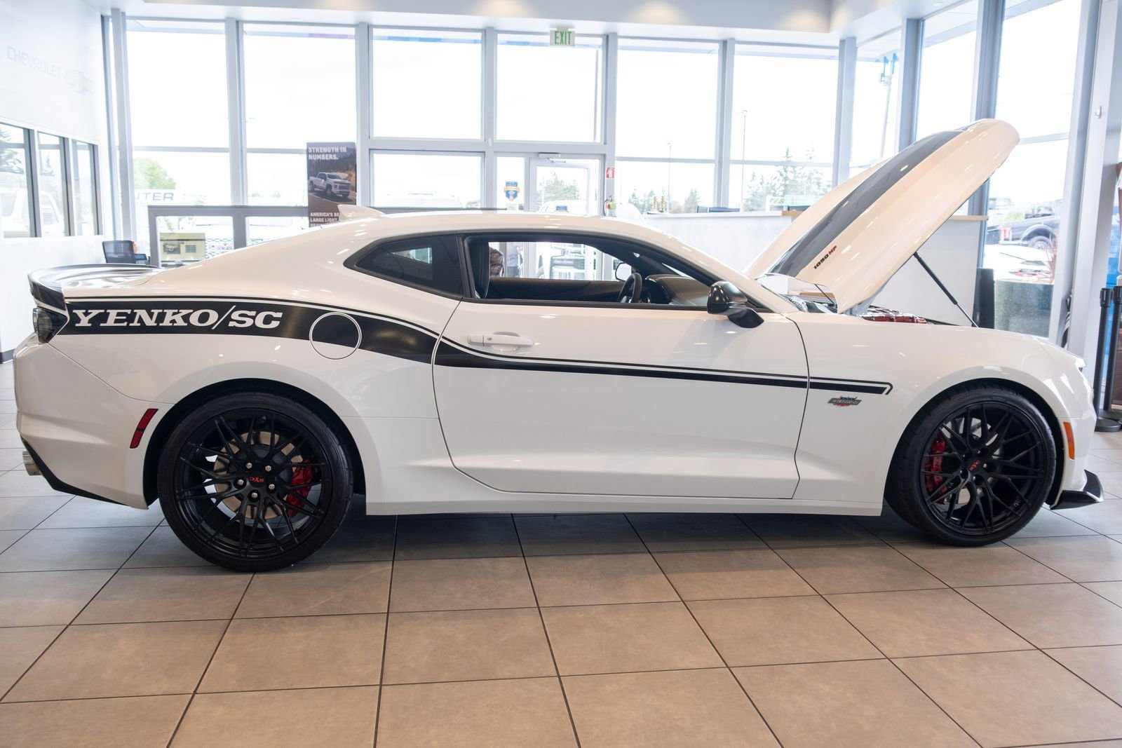 Used 2021 Chevrolet Camaro SS RWD image 4