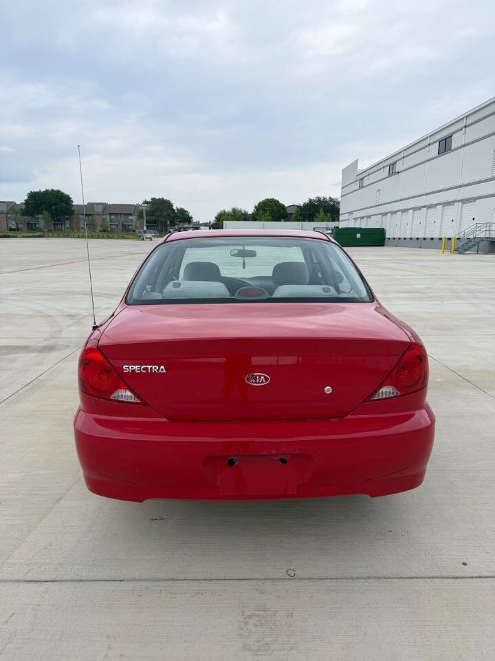 Used 2003 Kia Spectra Sedan FWD image 6