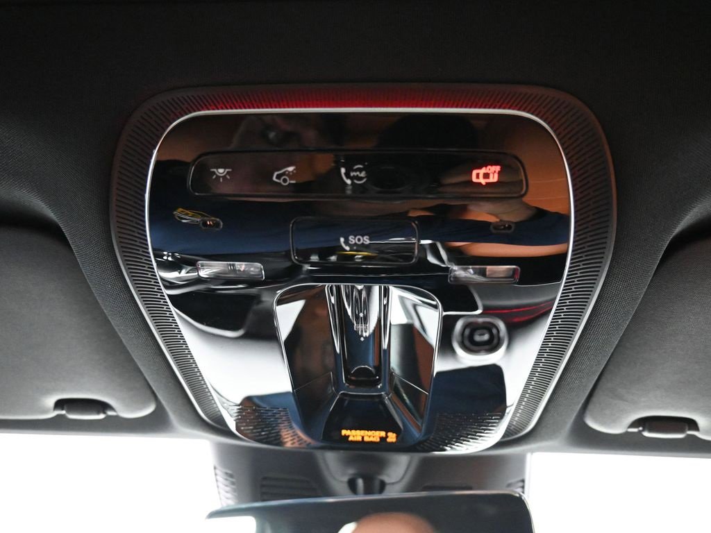 Used 2025 Mercedes-Benz GLC 350e 4MATIC image 21