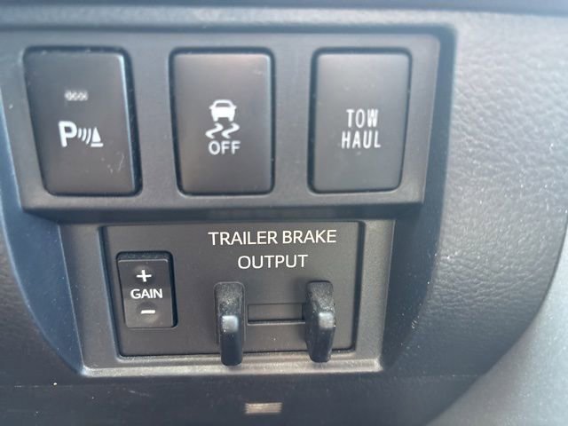 Used 2019 Toyota Tundra Limited w/ Limited Premium Package AWD/4WD image 20