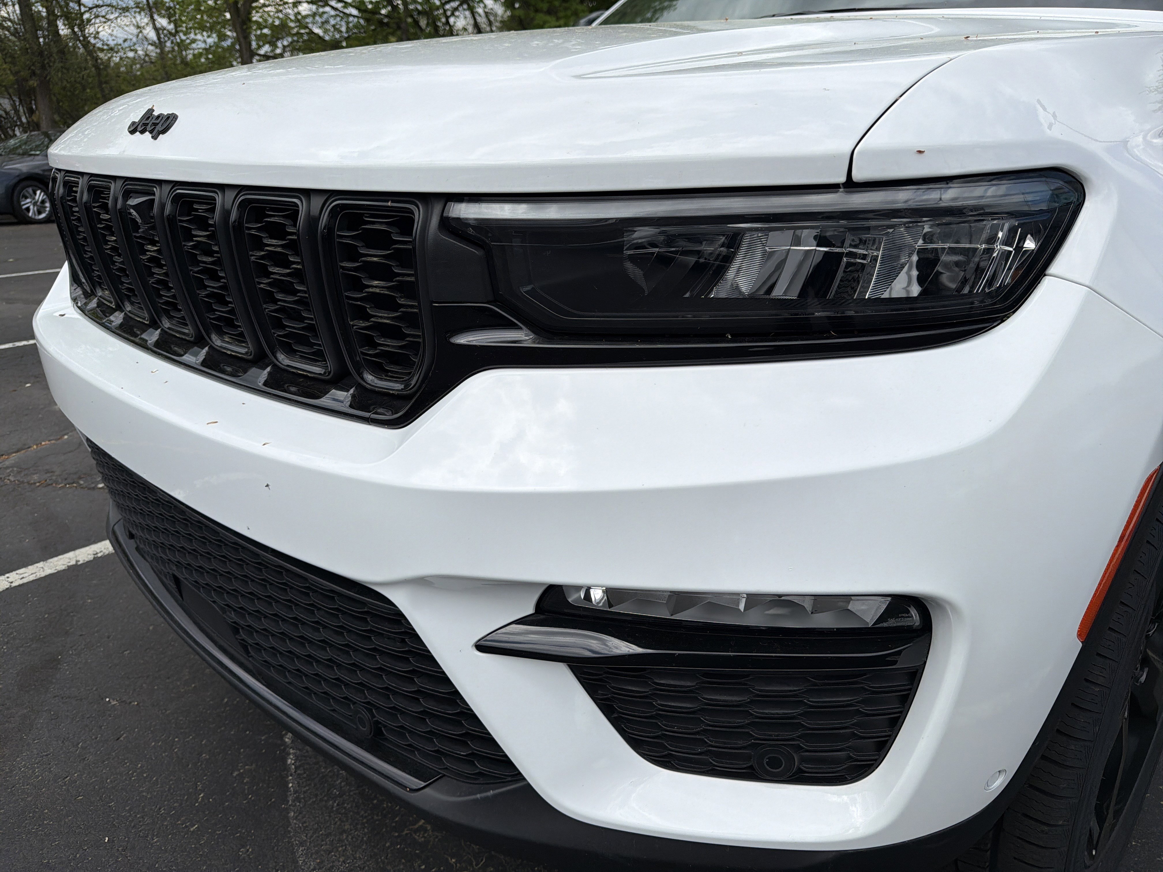 Certified 2023 Jeep Grand Cherokee Limited w/ Luxury Tech Group II image 4