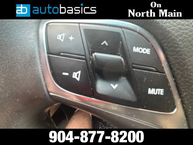 Used 2017 Hyundai Azera Limited FWD image 33