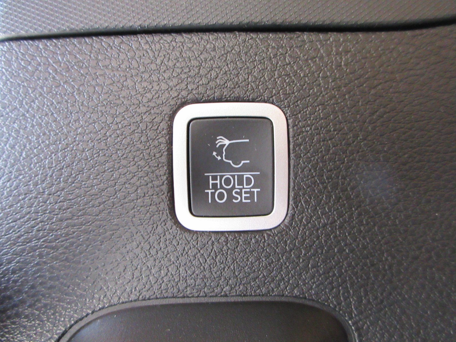 Used 2022 Jeep Grand Wagoneer Series III w/ Rear Seat Video Group 1 AWD/4WD image 62