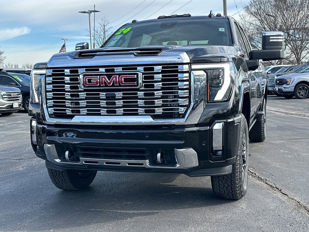 Used 2024 GMC Sierra 2500 Denali w/ Denali Reserve Package image 2