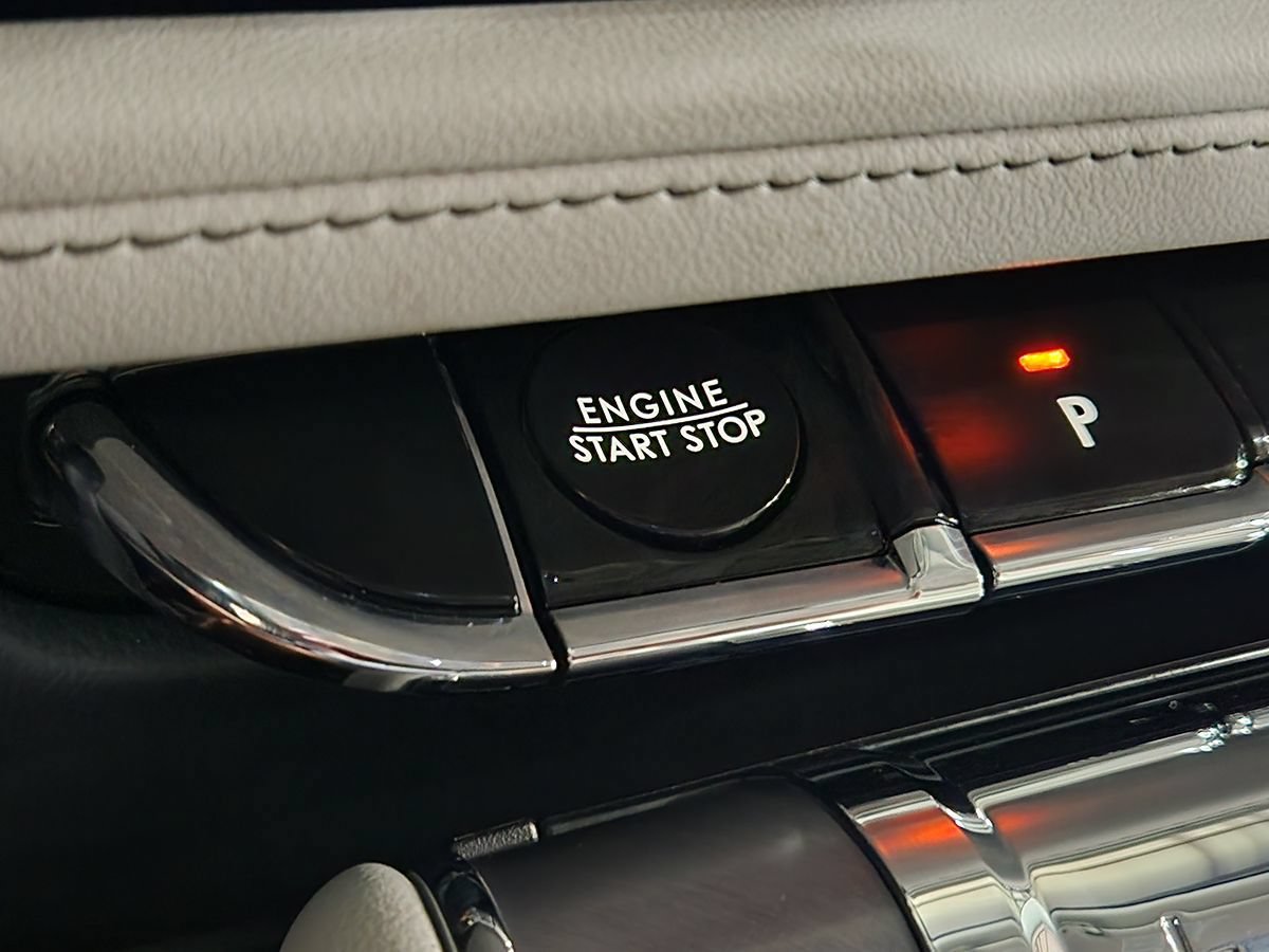 Used 2025 Lincoln Aviator 2WD image 40
