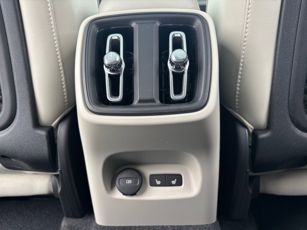 Certified 2023 Volvo XC40 B5 Plus w/ Driver Assist Package image 20