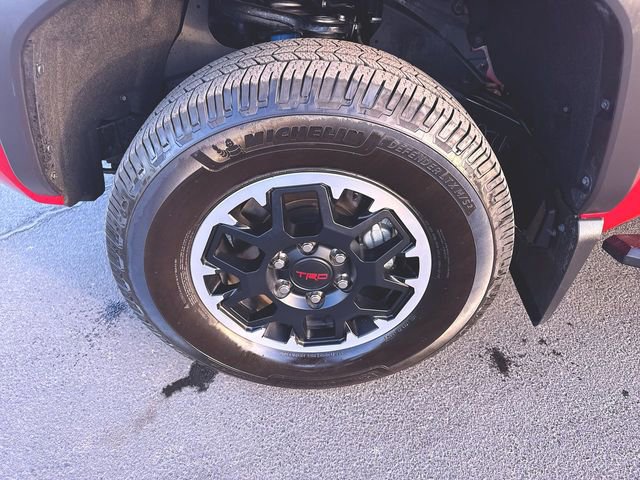 Used 2025 Toyota Tacoma TRD Off-Road image 31