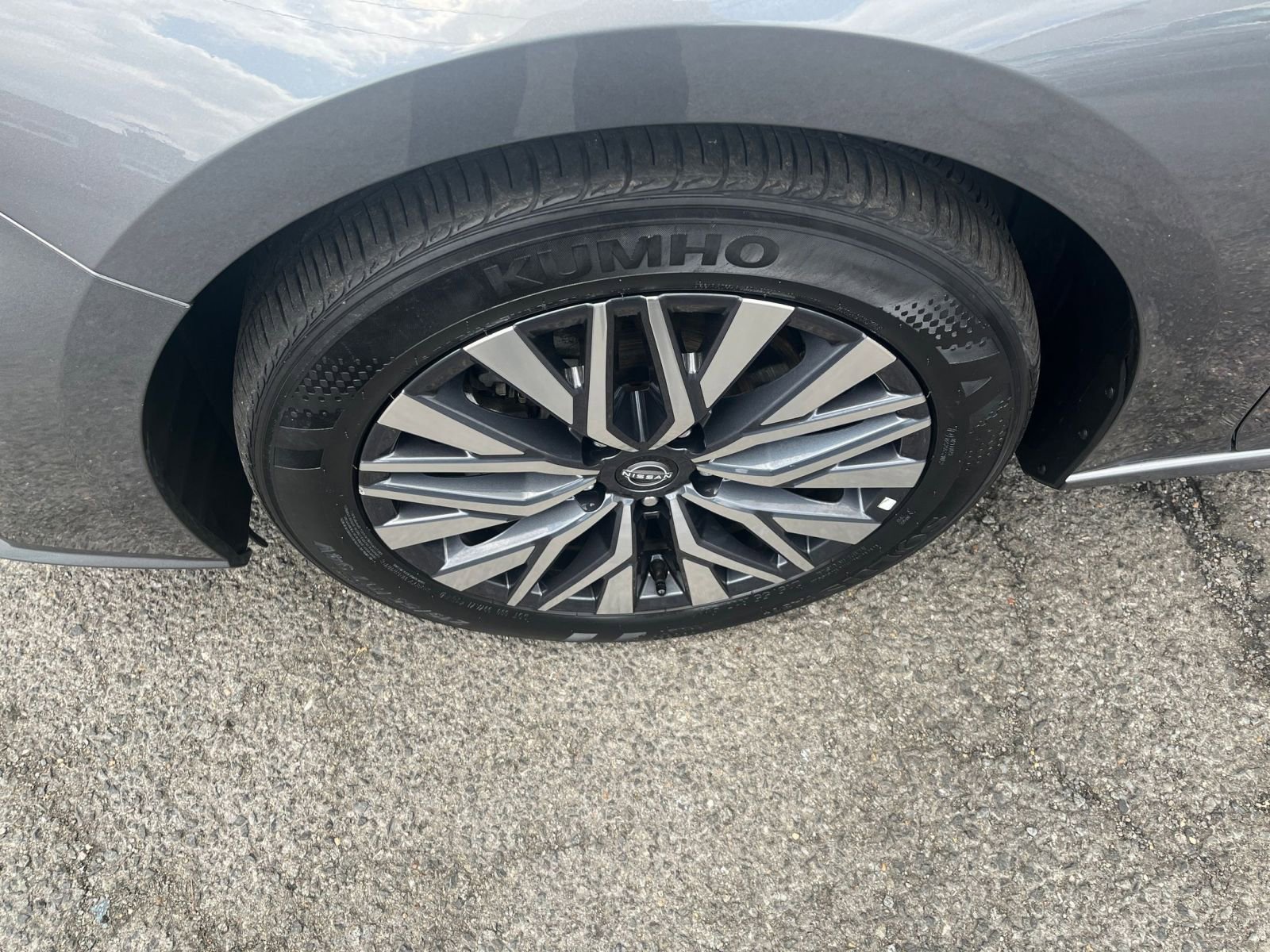Used 2025 Nissan Altima 2.5 SV FWD image 30