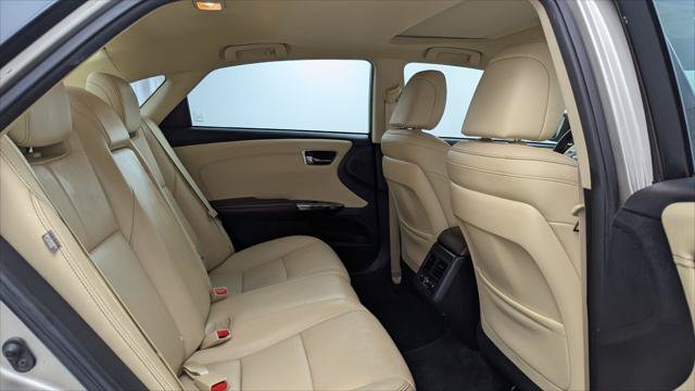Used 2017 Toyota Avalon Limited FWD image 18