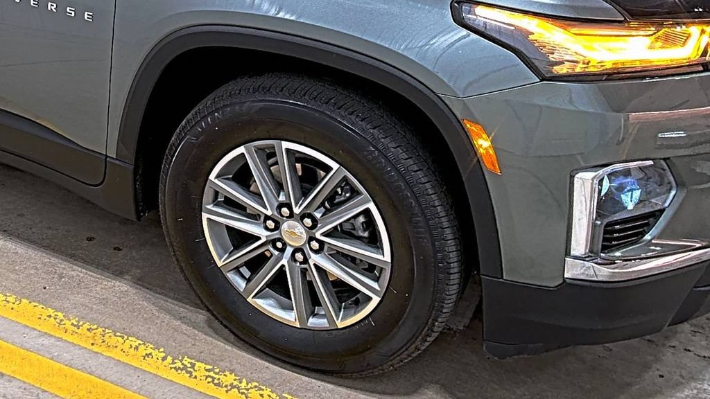 Used 2023 Chevrolet Traverse LT AWD/4WD image 7