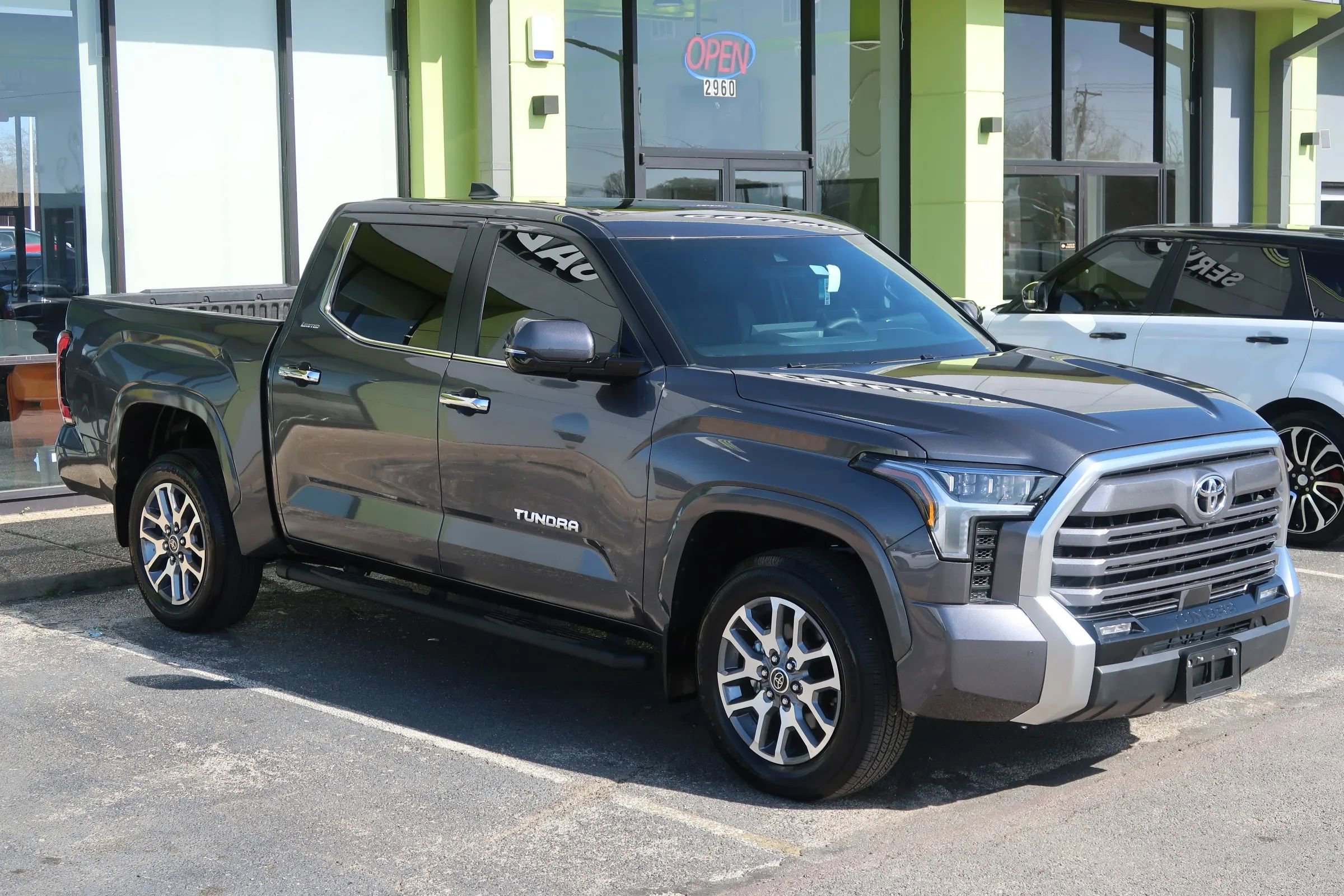 Used 2025 Toyota Tundra Limited image 5