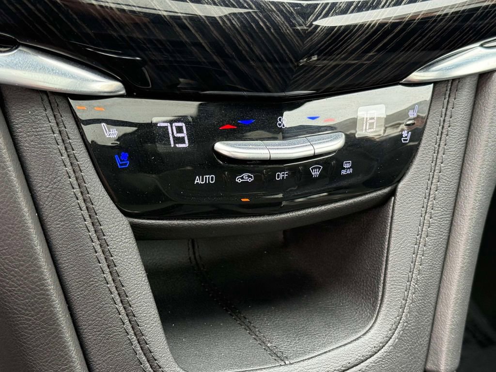 Used 2025 Cadillac XT6 Premium Luxury image 27