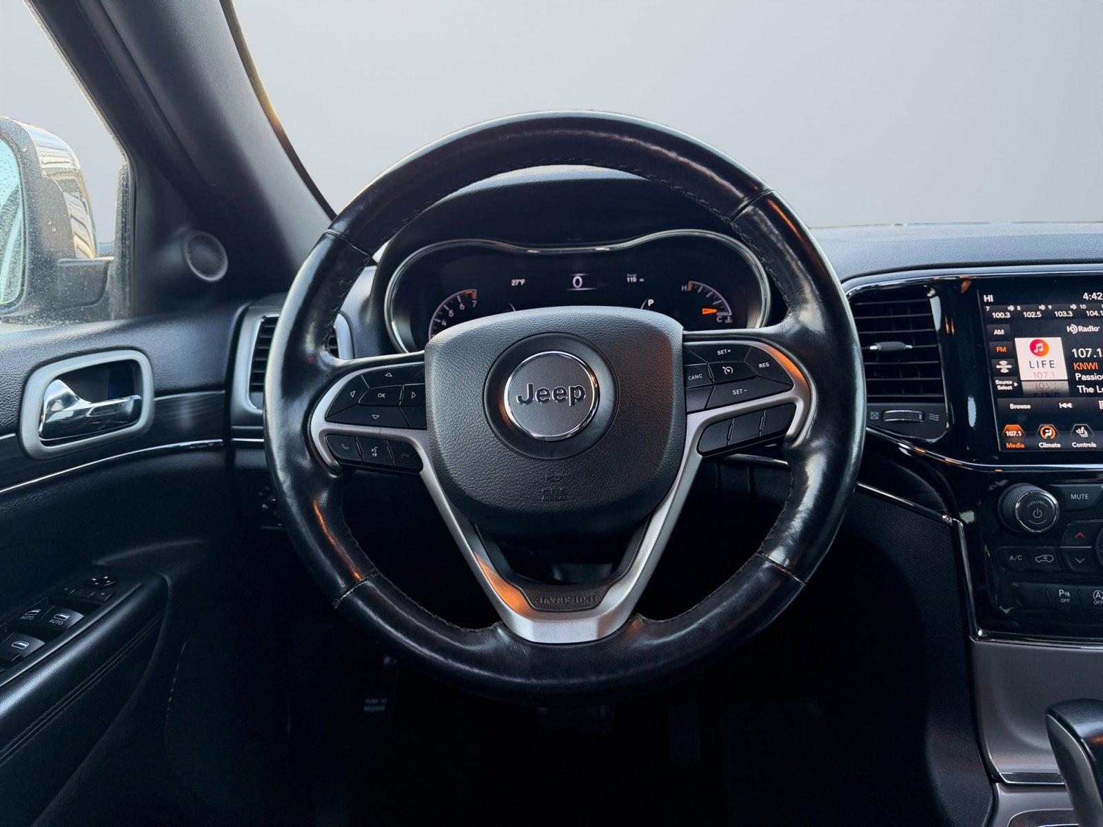 Used 2021 Jeep Grand Cherokee Limited w/ Luxury Group II image 13