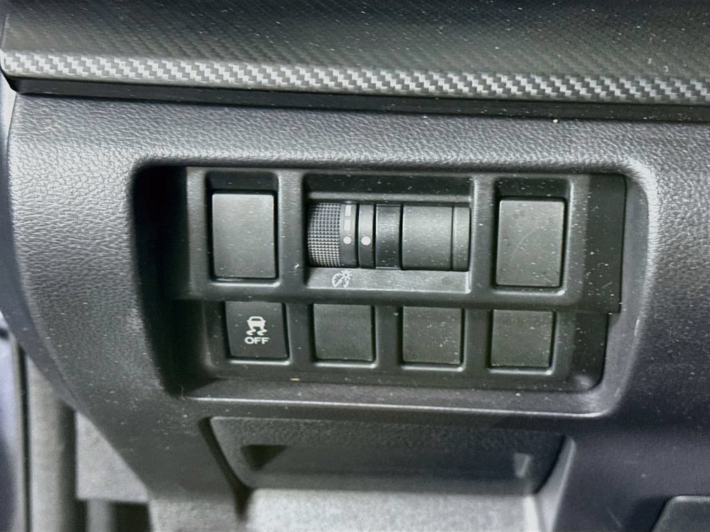 Used 2017 Subaru Impreza 2.0i AWD/4WD image 17