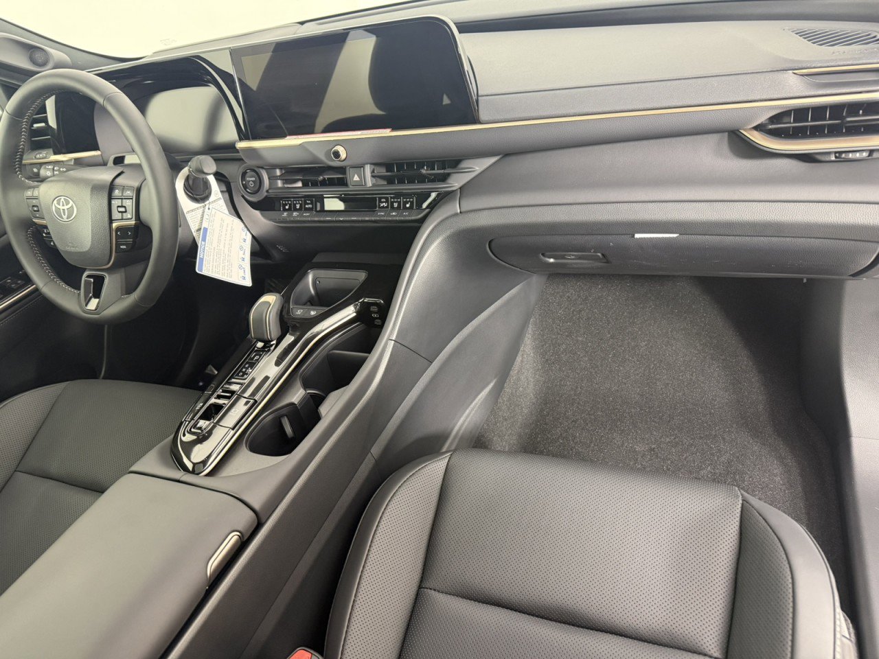 Used 2026 Toyota Crown Platinum image 11