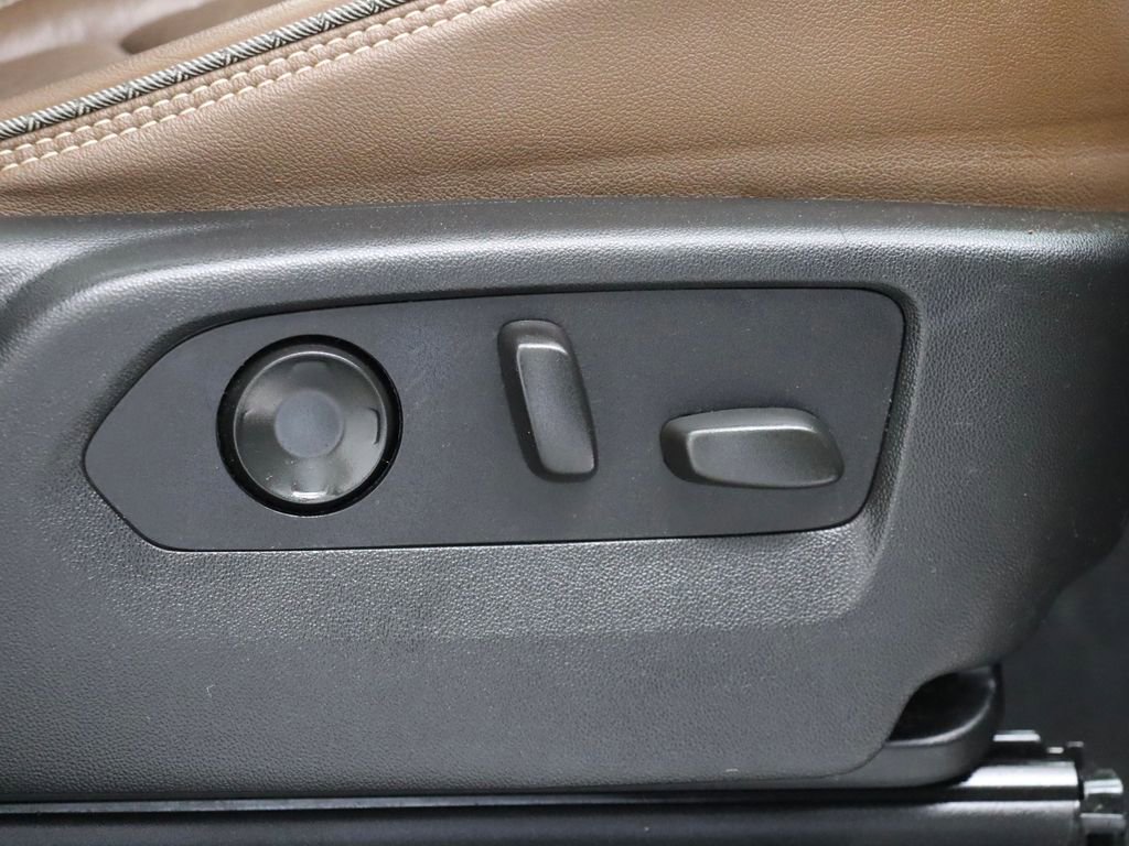 Used 2021 Chevrolet Suburban High Country image 35