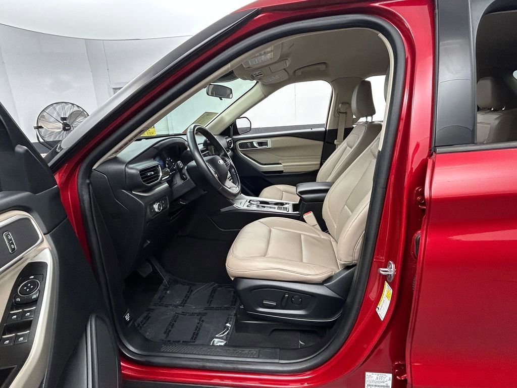 Used 2021 Ford Explorer XLT w/ Equipment Group 202A image 12