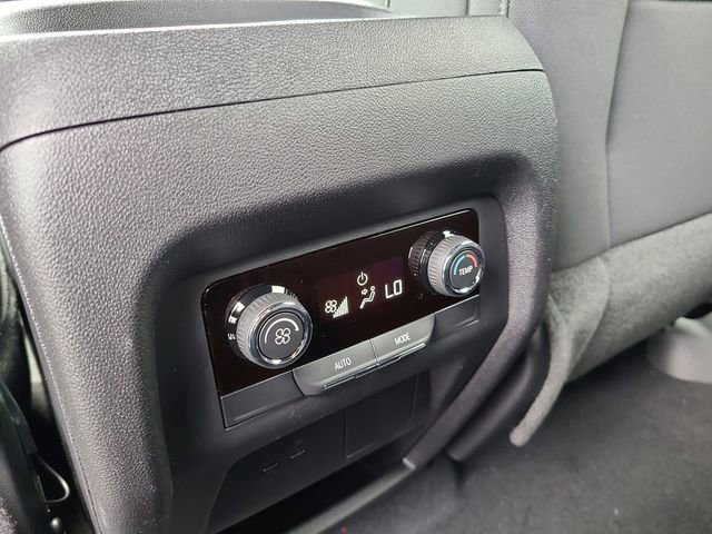 New 2026 Chevrolet Traverse LT image 13