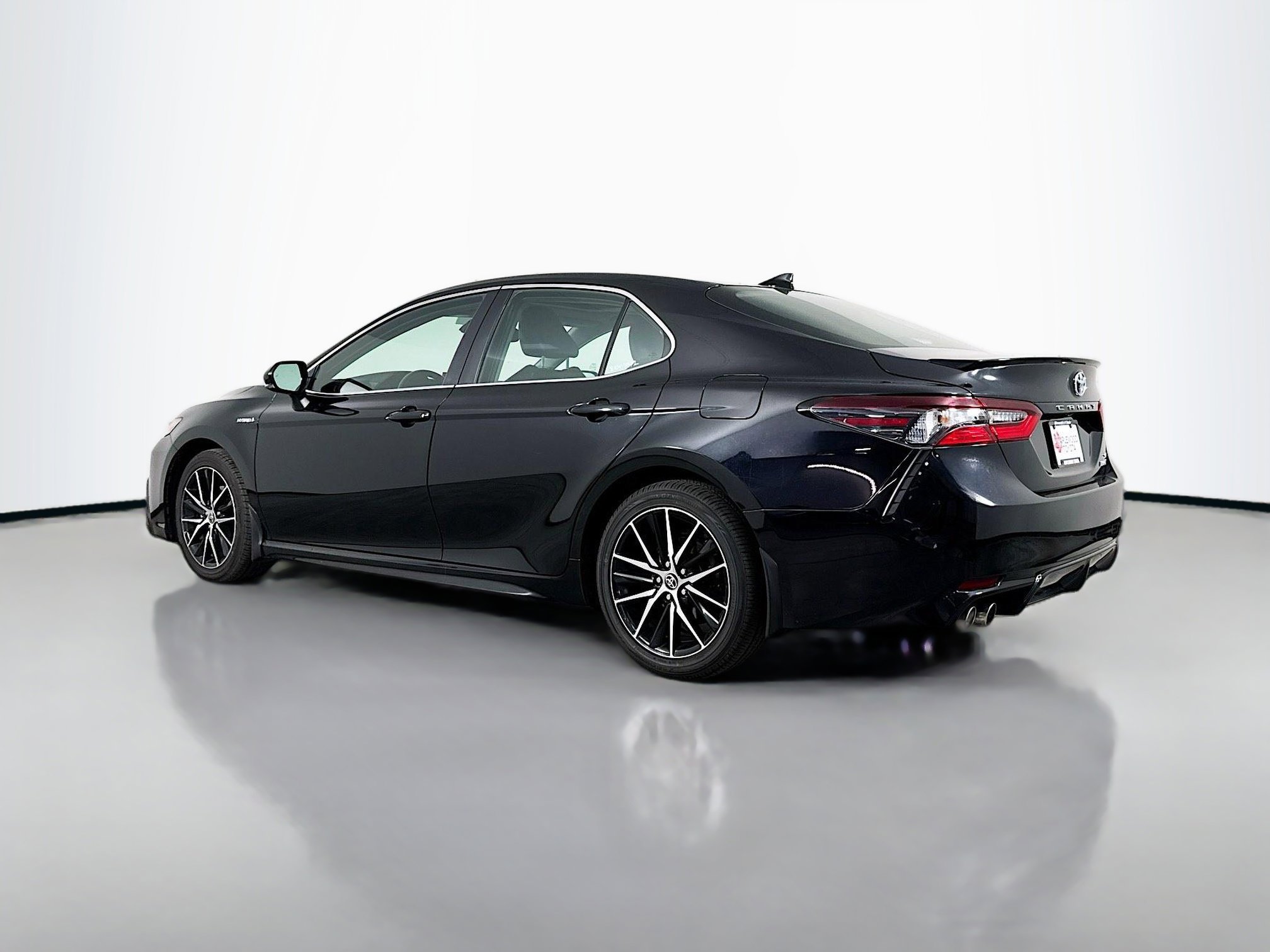 Certified 2021 Toyota Camry SE w/ Audio Upgrade Package FWD image 5
