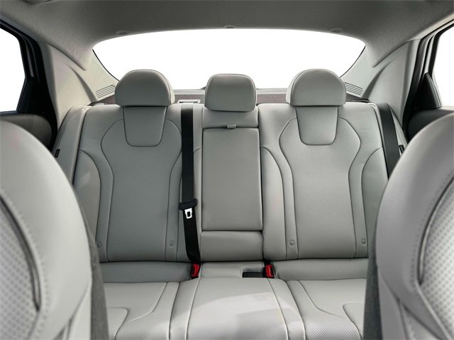 New 2025 Hyundai Elantra Limited image 16