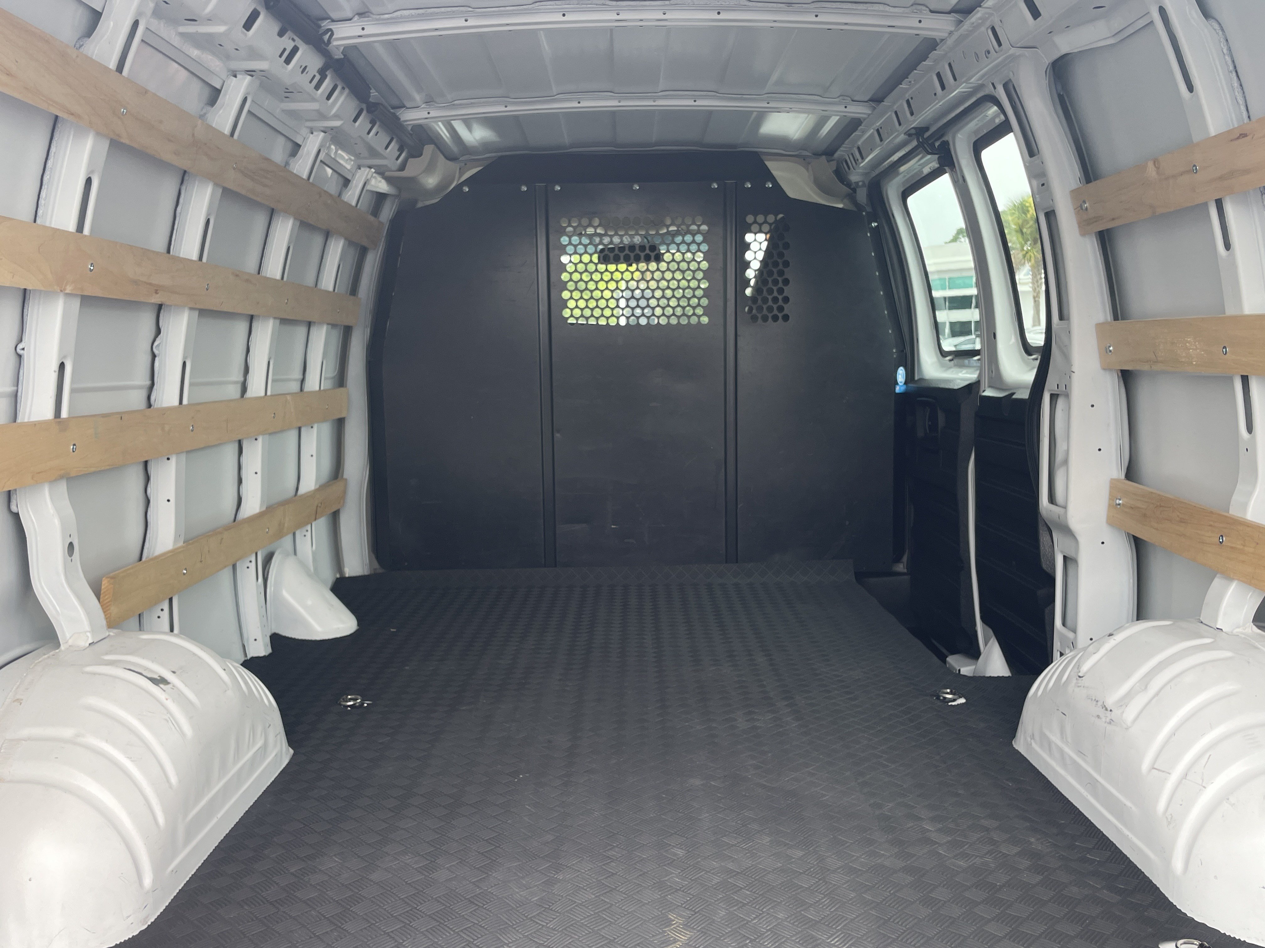 Used 2025 Chevrolet Express 2500 w/ Driver Convenience Package RWD image 27