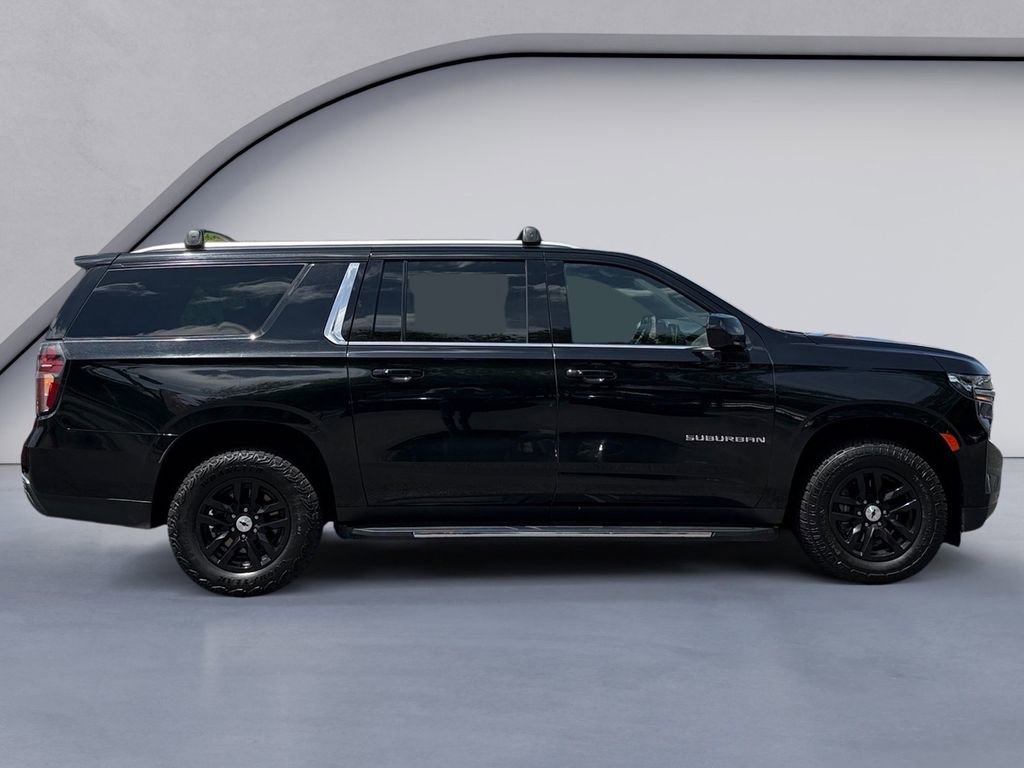 Used 2023 Chevrolet Suburban LT AWD/4WD image 6