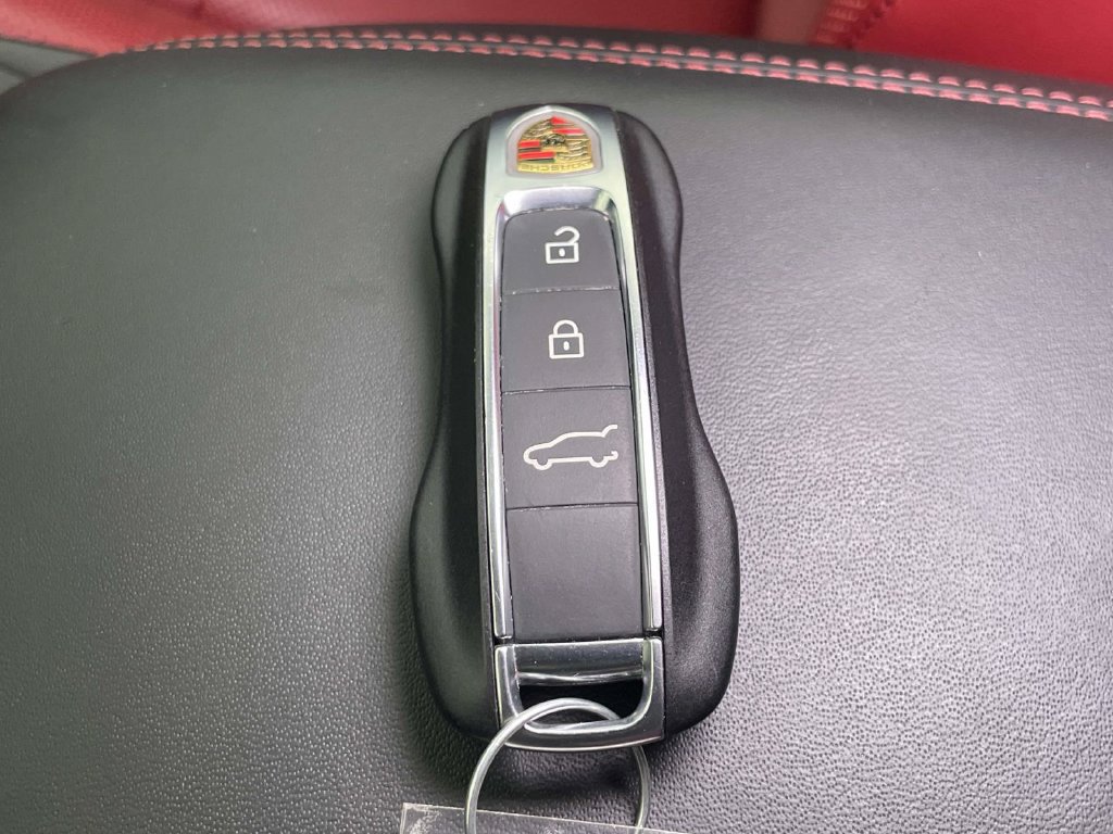 Certified 2023 Porsche Cayenne GTS AWD/4WD image 43
