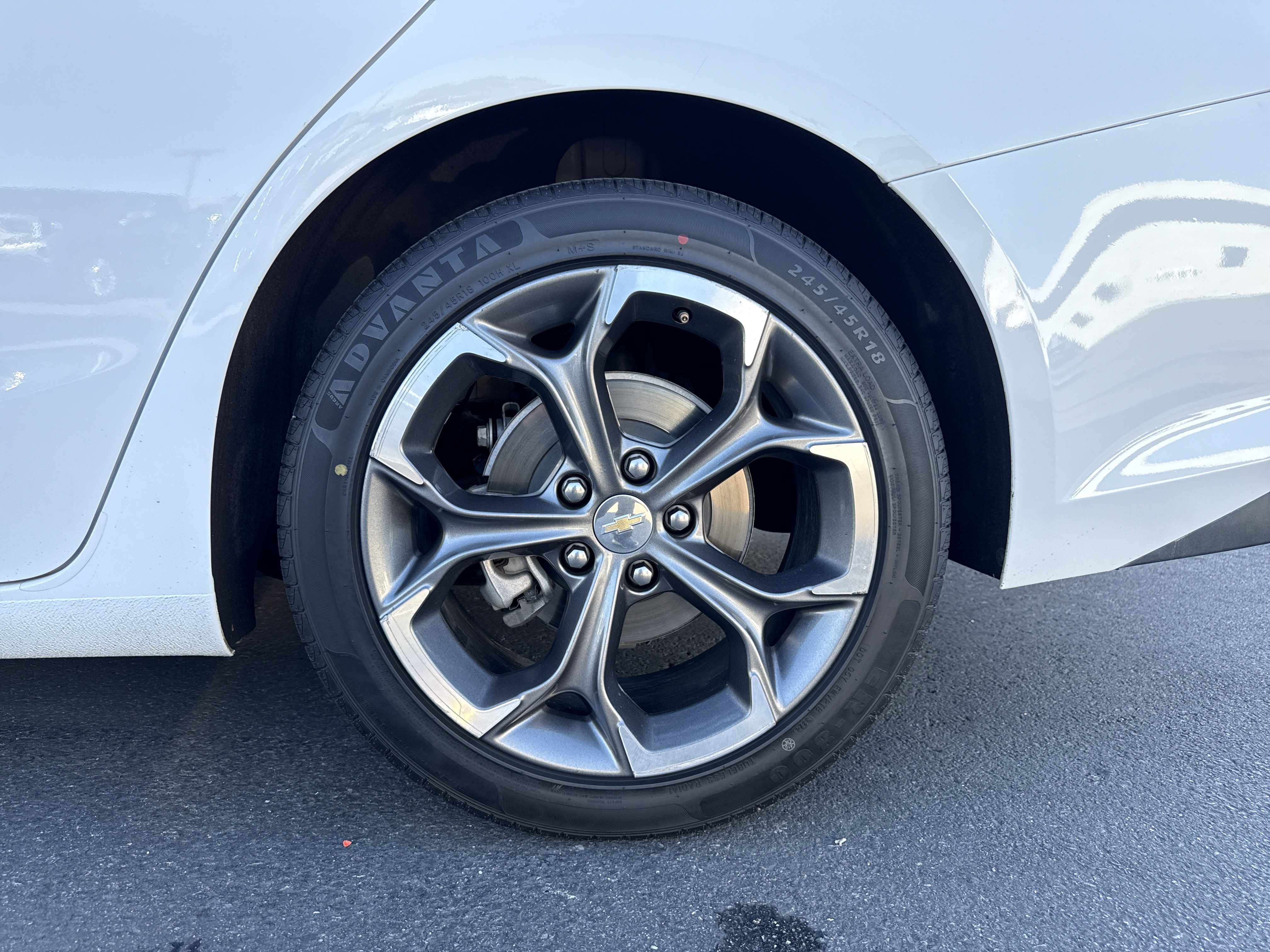 Used 2023 Chevrolet Malibu LT image 3