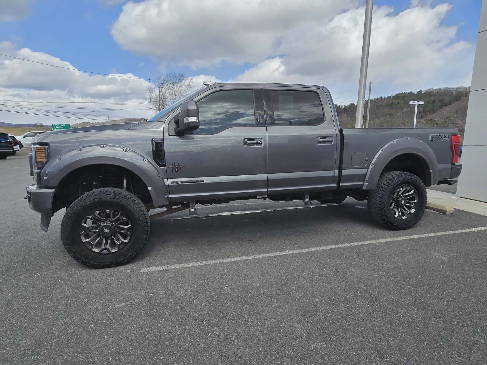 Used 2021 Ford F350 Lariat image 6