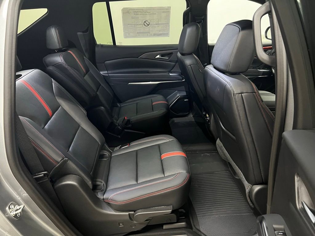 New 2026 Chevrolet Traverse RS w/ LPO, Floor Liner Package FWD image 41